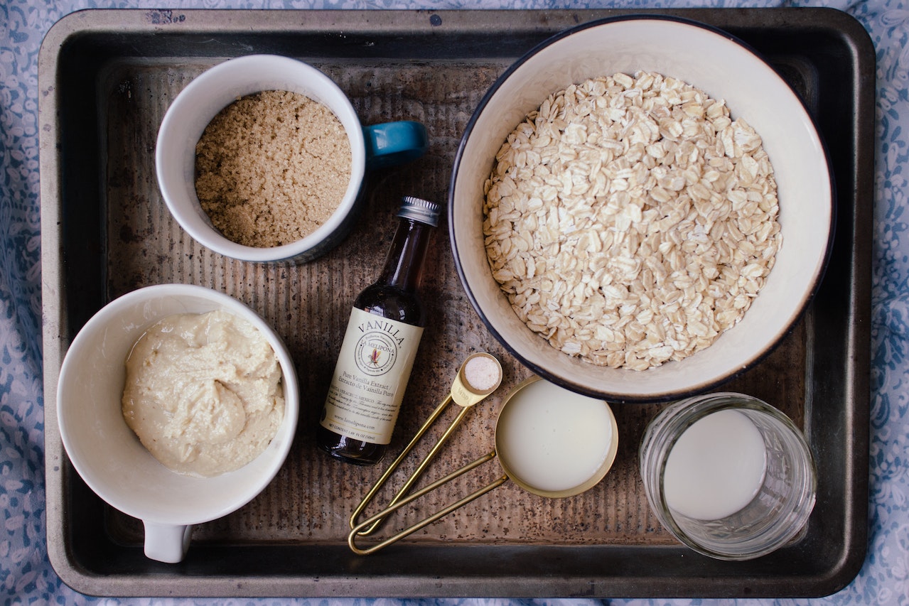 Products ready to be used to create an oatmeal mask